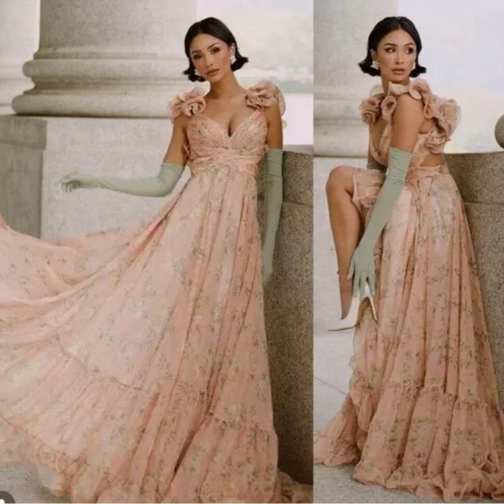 Mac Duggal RUFFLE TIERED FLORAL CUT-OUT CHIFFON GOWN. Style 67803 SIZE 6…